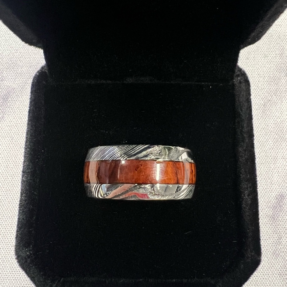 Kia wood with Damascus steel men’s Ring